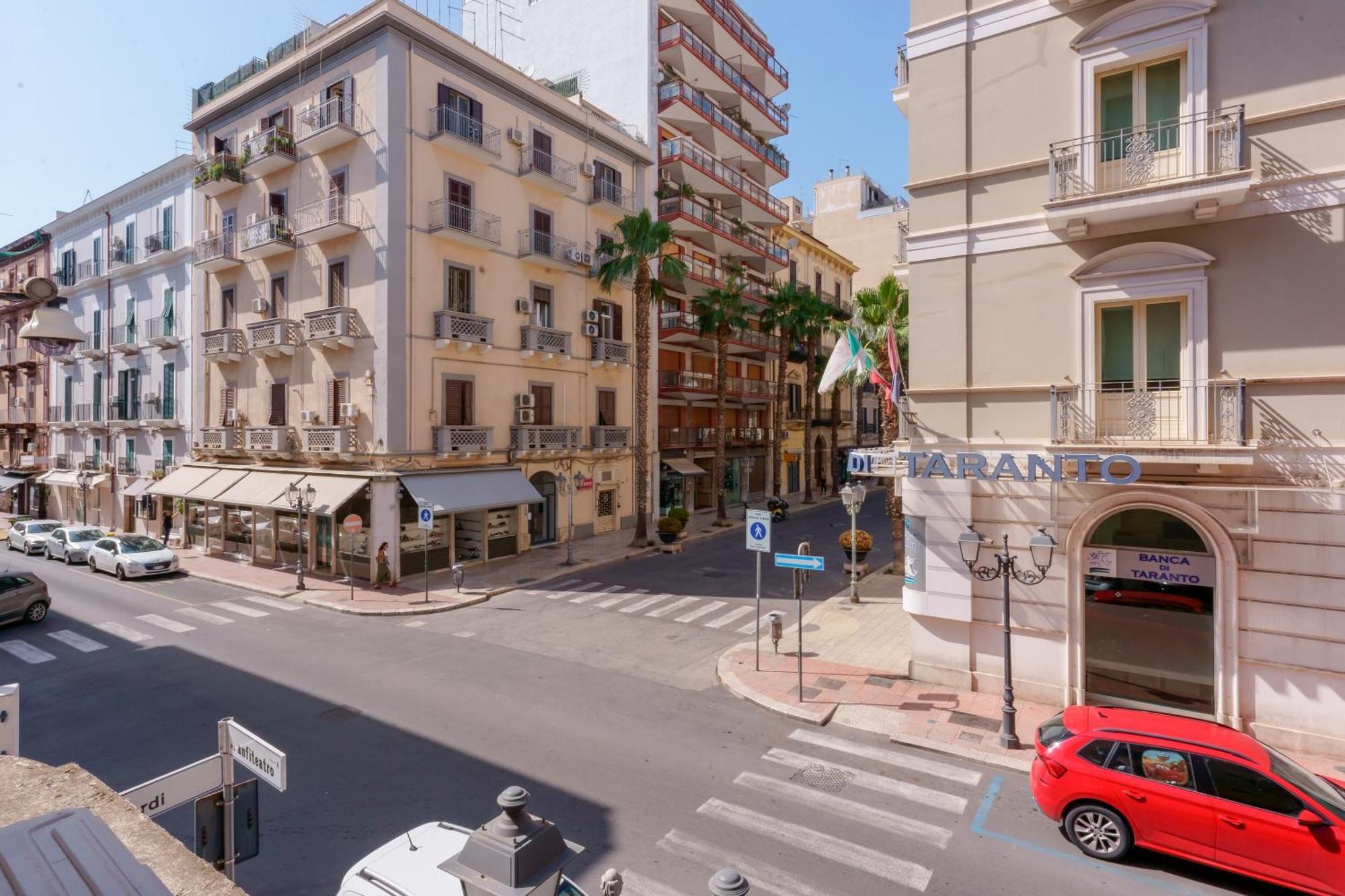 Bed and Breakfast Palazzo Berardi Таранто Экстерьер фото