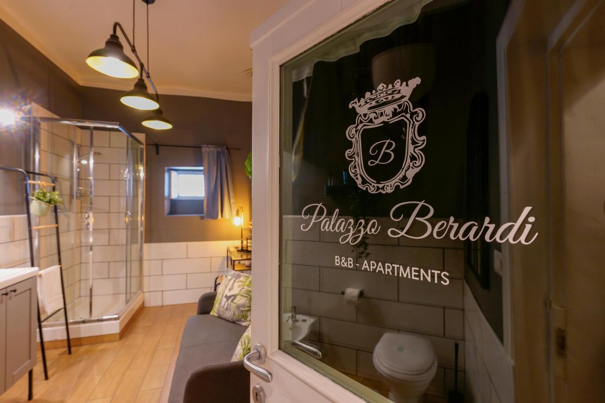 Bed and Breakfast Palazzo Berardi Таранто Экстерьер фото